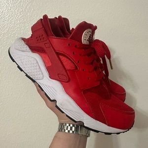 Red Nike hurrache sneakers